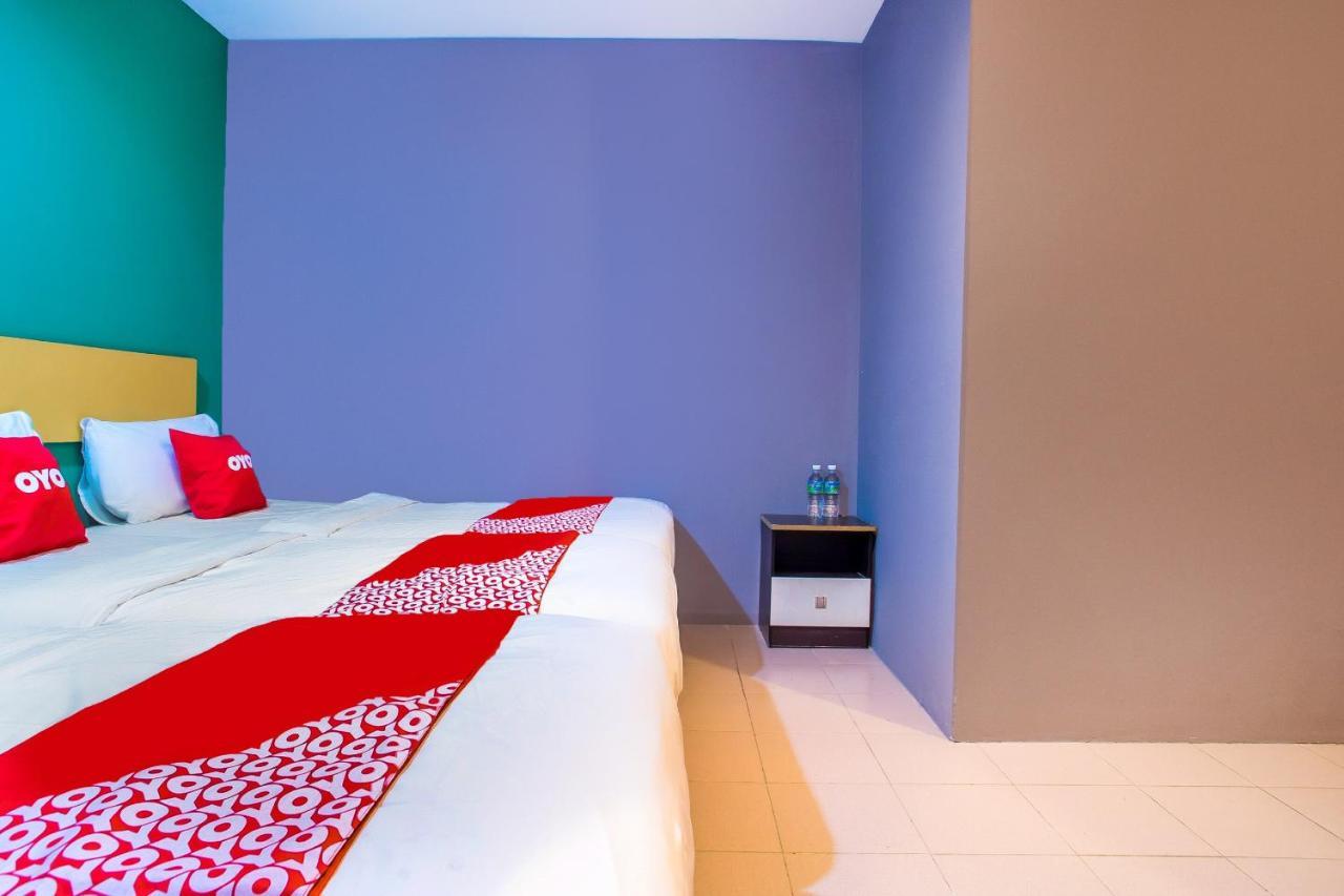 Oyo 89688 Alor Street 2*
