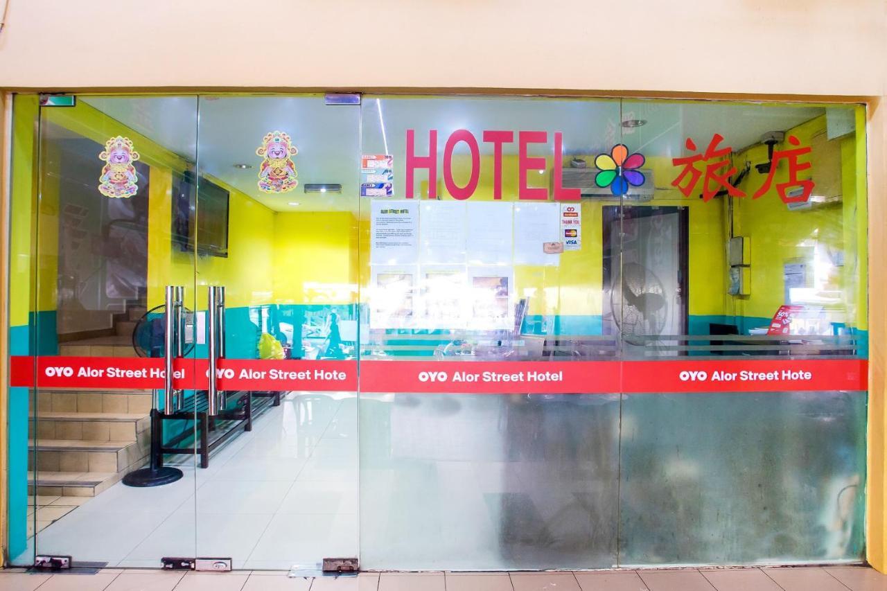 Oyo 89688 Alor Street 2*