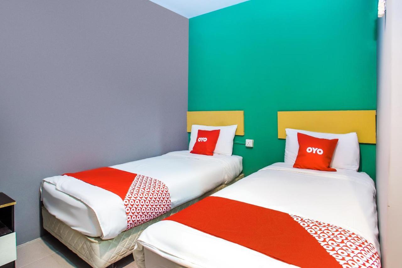Hotel Oyo 89688 Alor Street