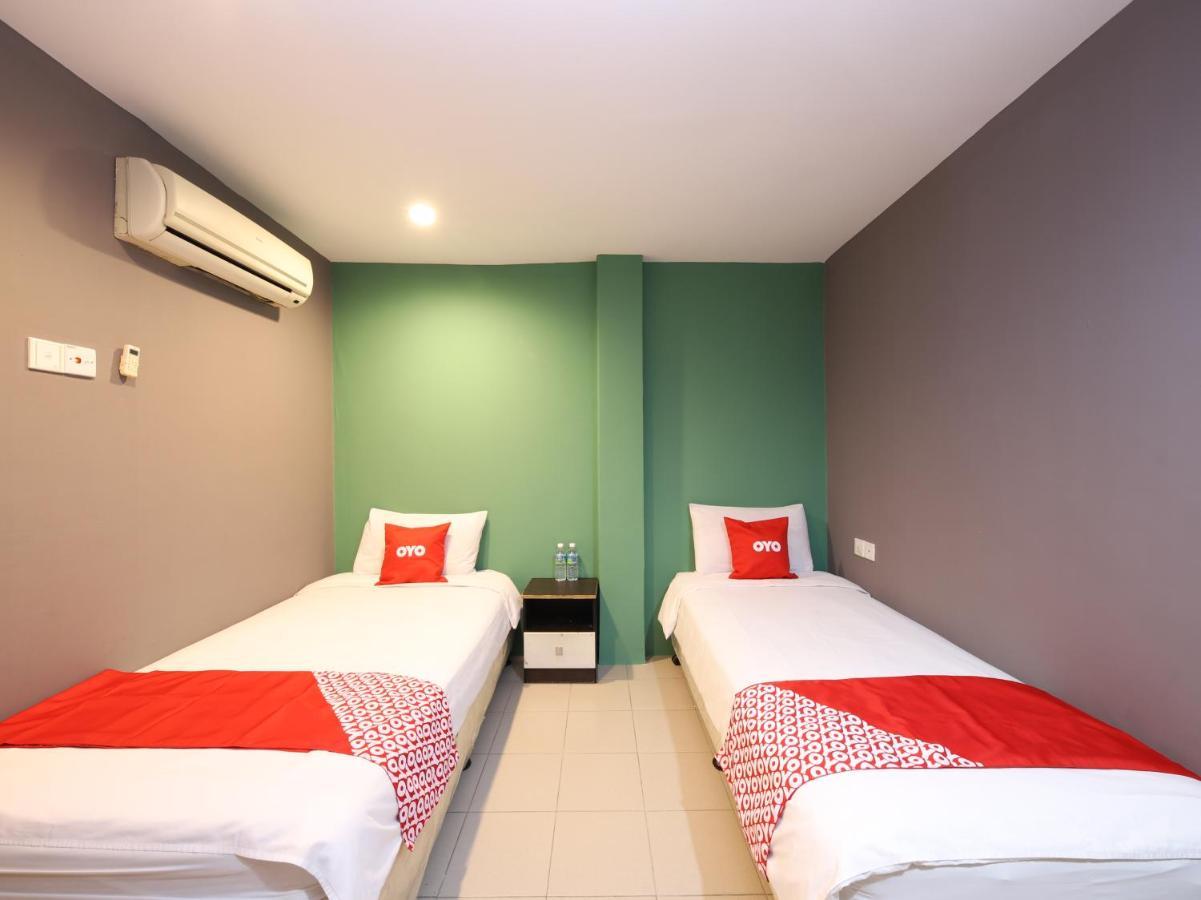 Hotel Oyo 89688 Alor Street 2*