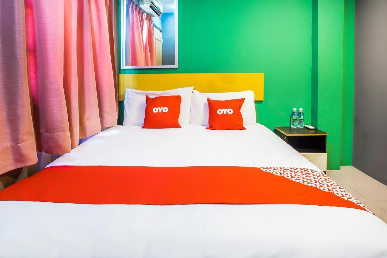 Hotel Oyo 89688 Alor Street 2*