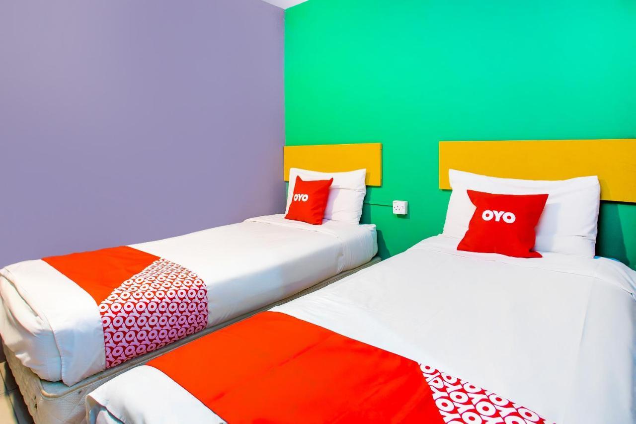Hotel Oyo 89688 Alor Street