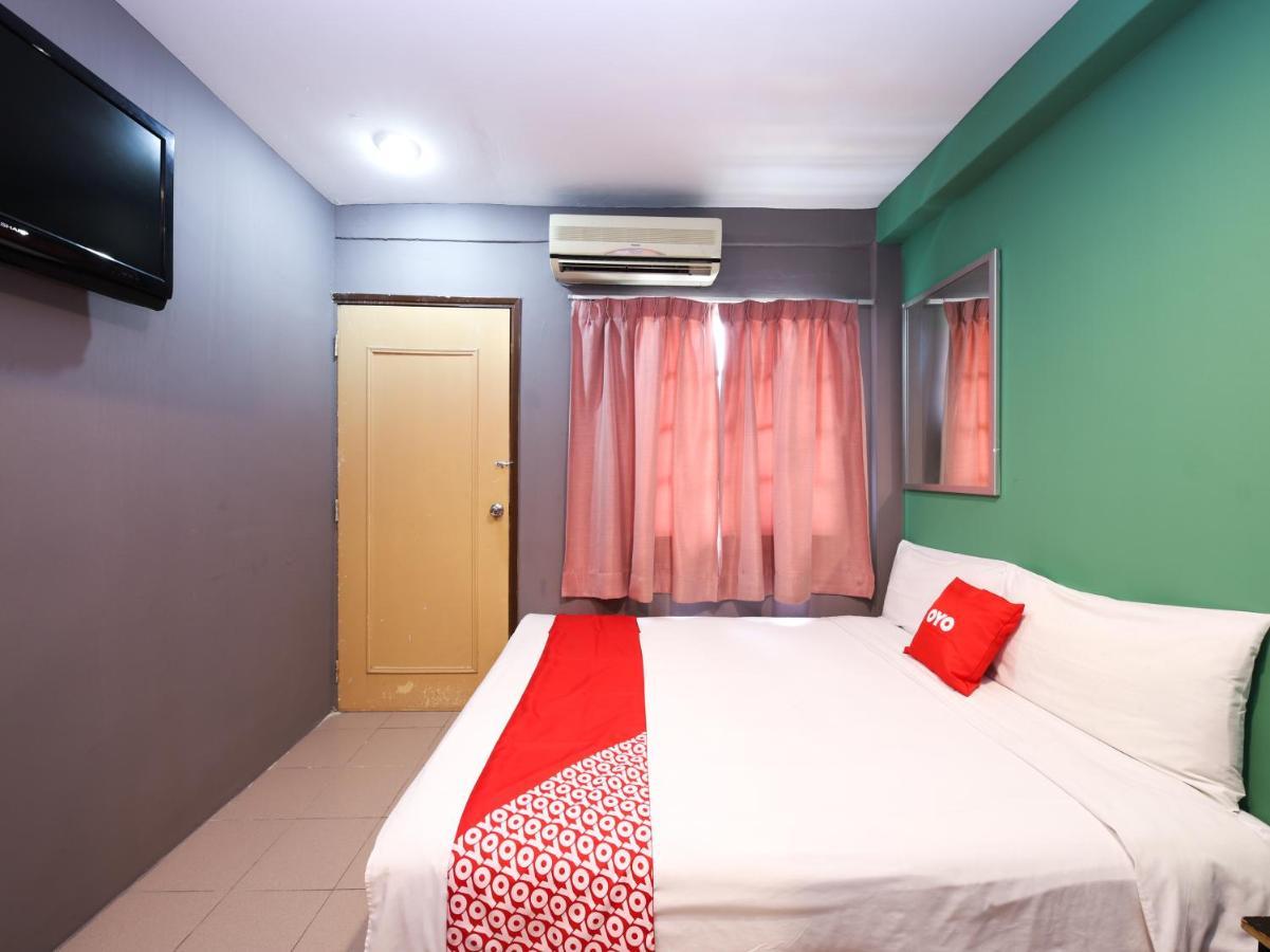 Oyo 89688 Alor Street 2*