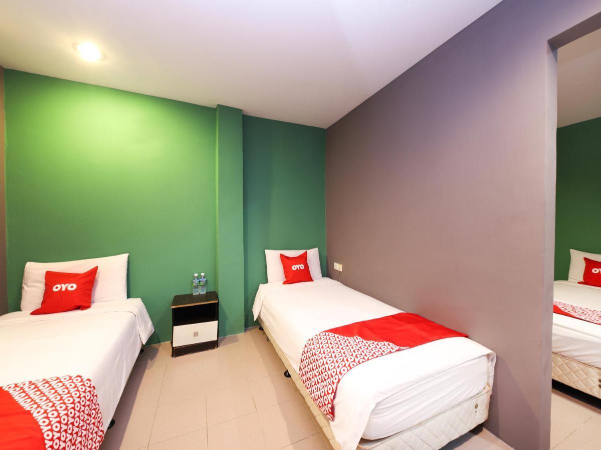 Oyo 89688 Alor Street 2*