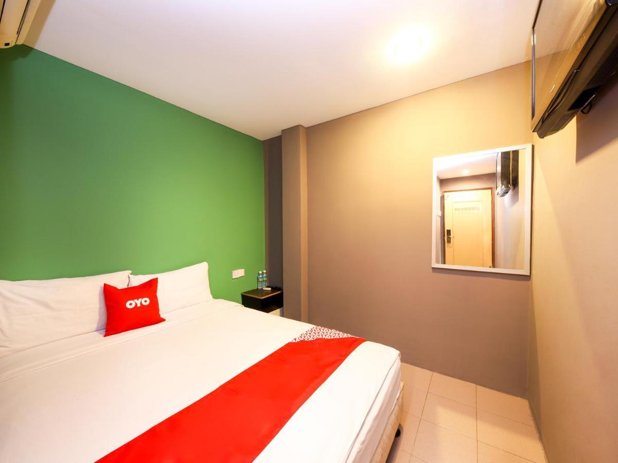 Oyo 89688 Alor Street