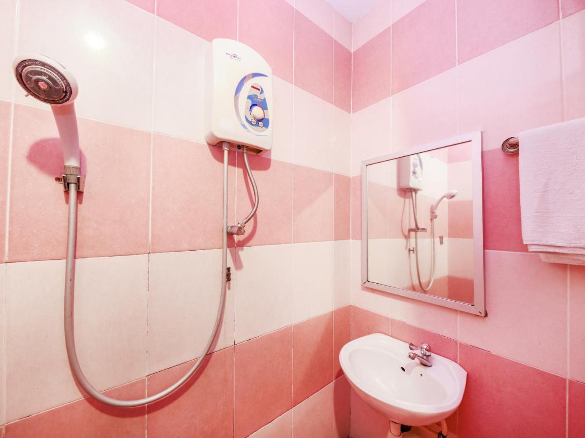 Hotel Oyo 89688 Alor Street